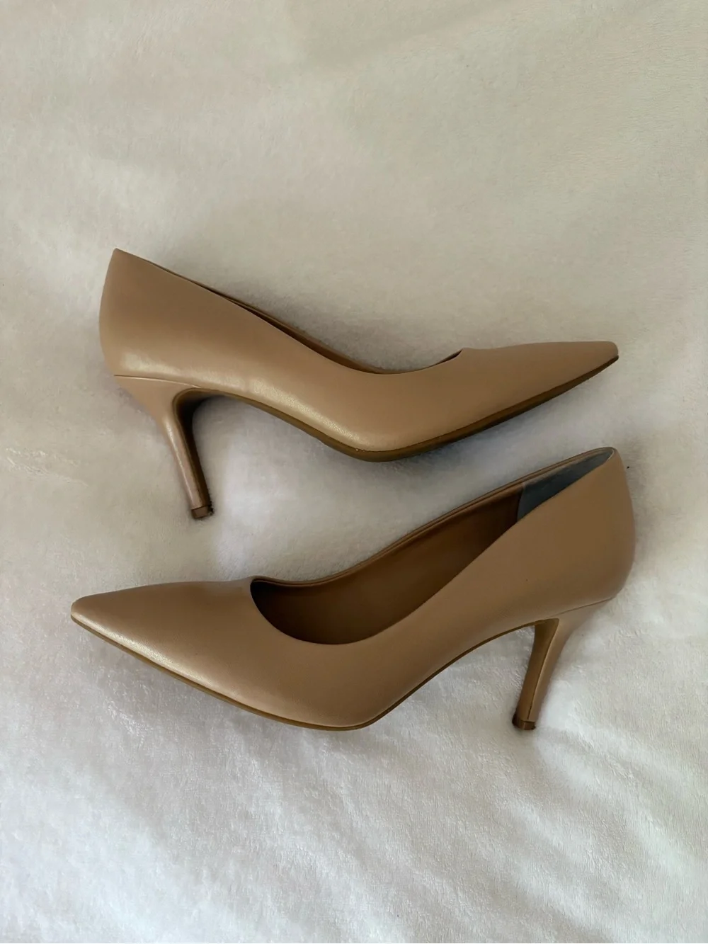 WORN ONCE INC Pointed-Toe Women's Pumps in Beige